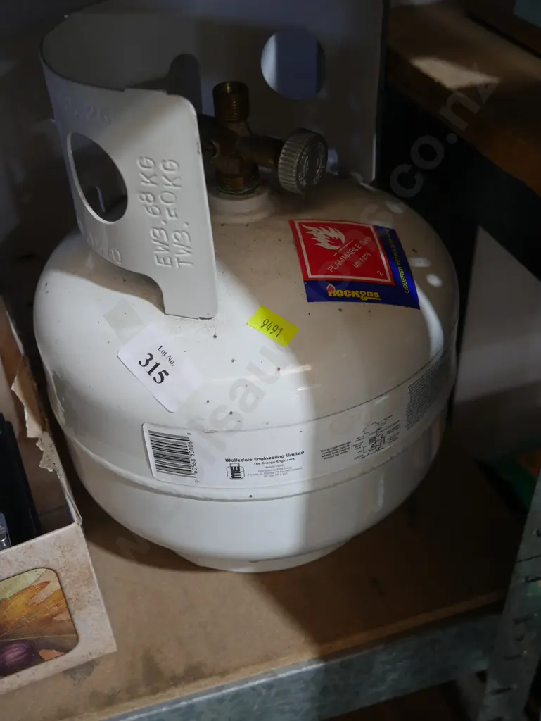 Small gas bottle Image 1++