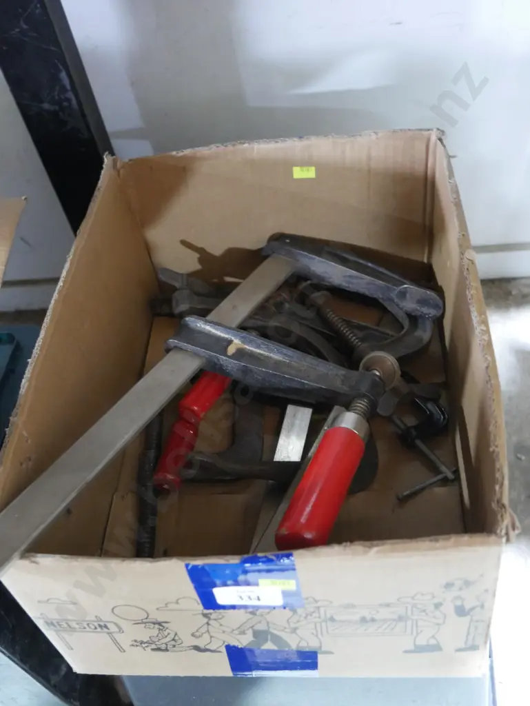 Assorted clamps Image 1++