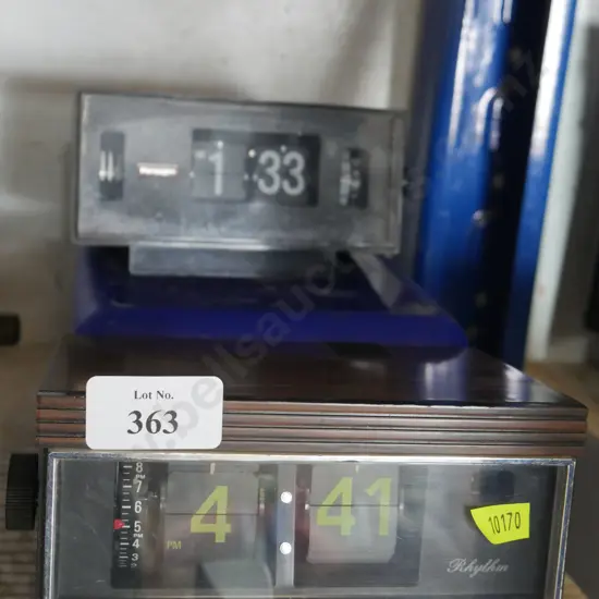 2 vintage flip clocks