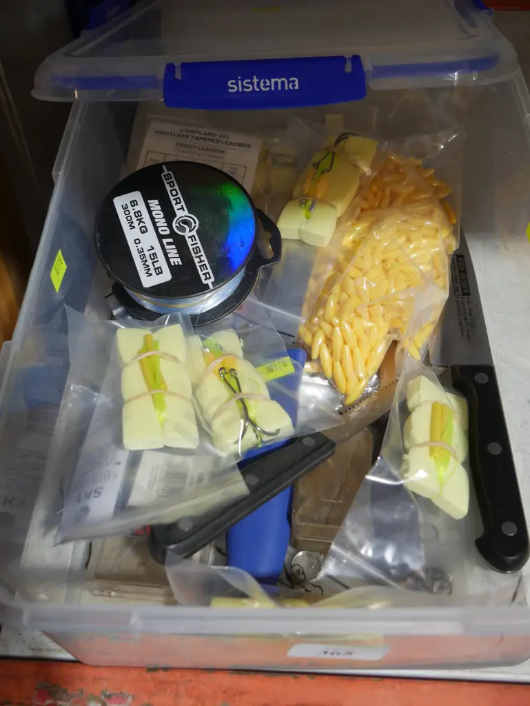 Container fishing sundries Image 1++