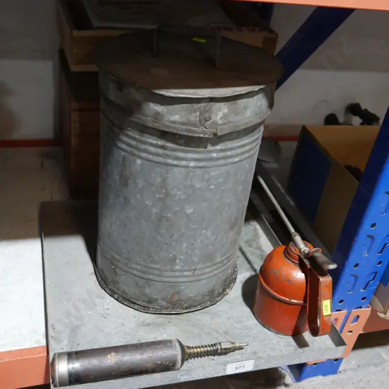 Oil can, tin of grease