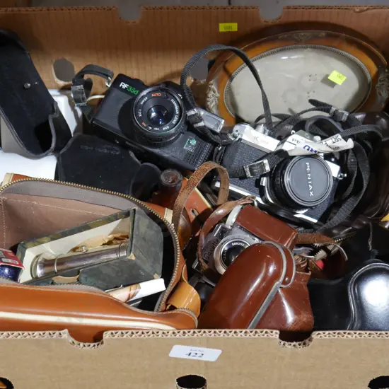 Assorted cameras etc