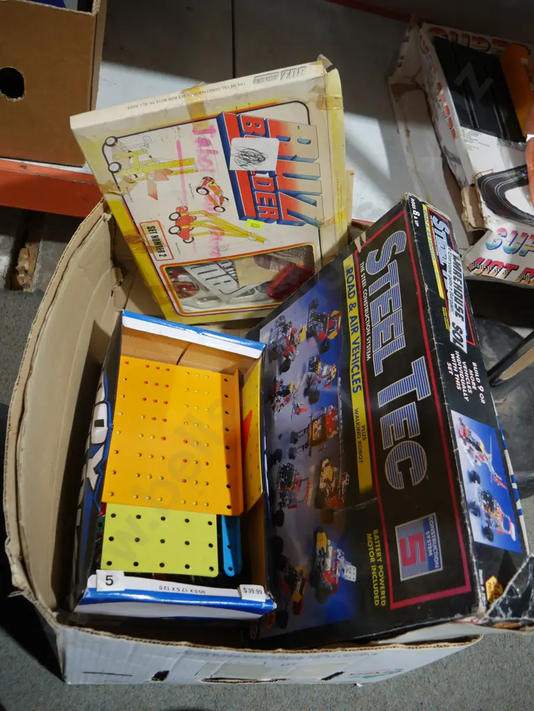 Assorted building toys Image 1++