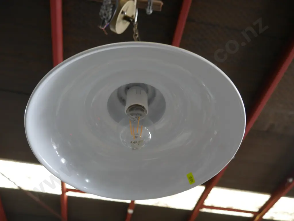 2 light fittings Image 1++