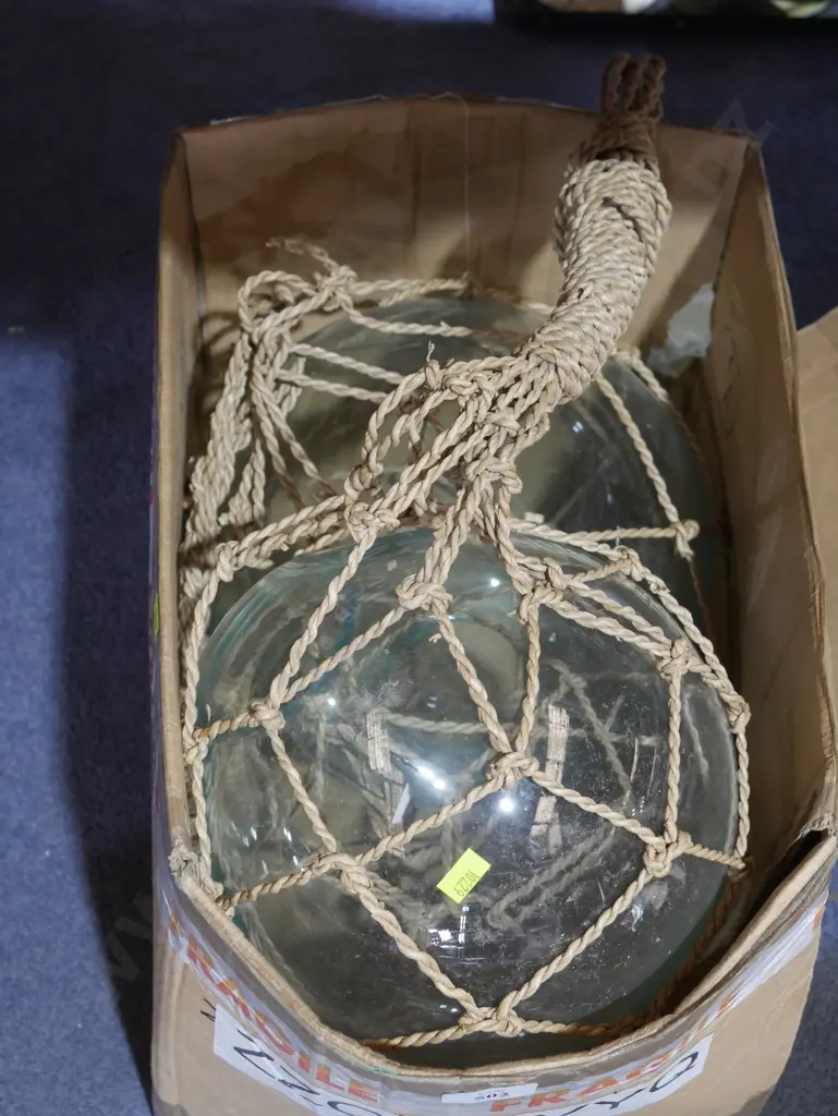 Glass floats Image 1++