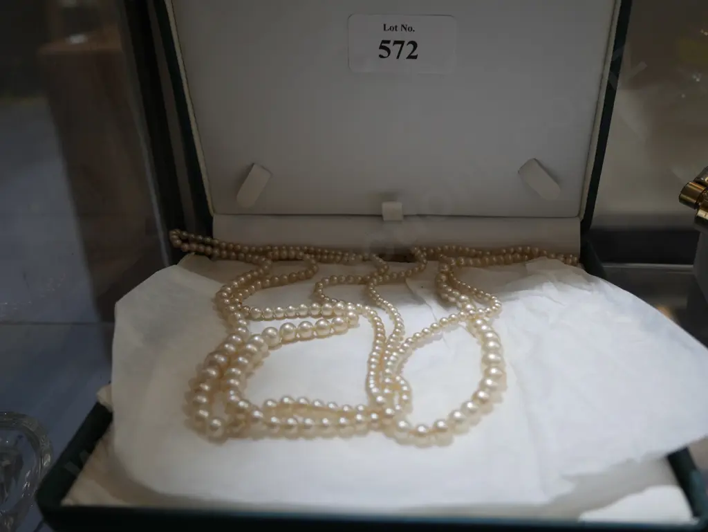 Pearl necklace Image 1++