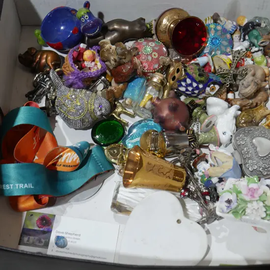 Box assorted ornaments