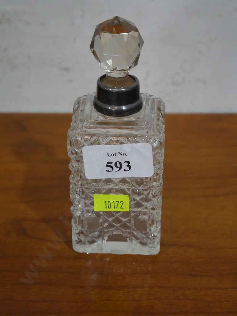 Stirling silver topped scent bottle Image 1++