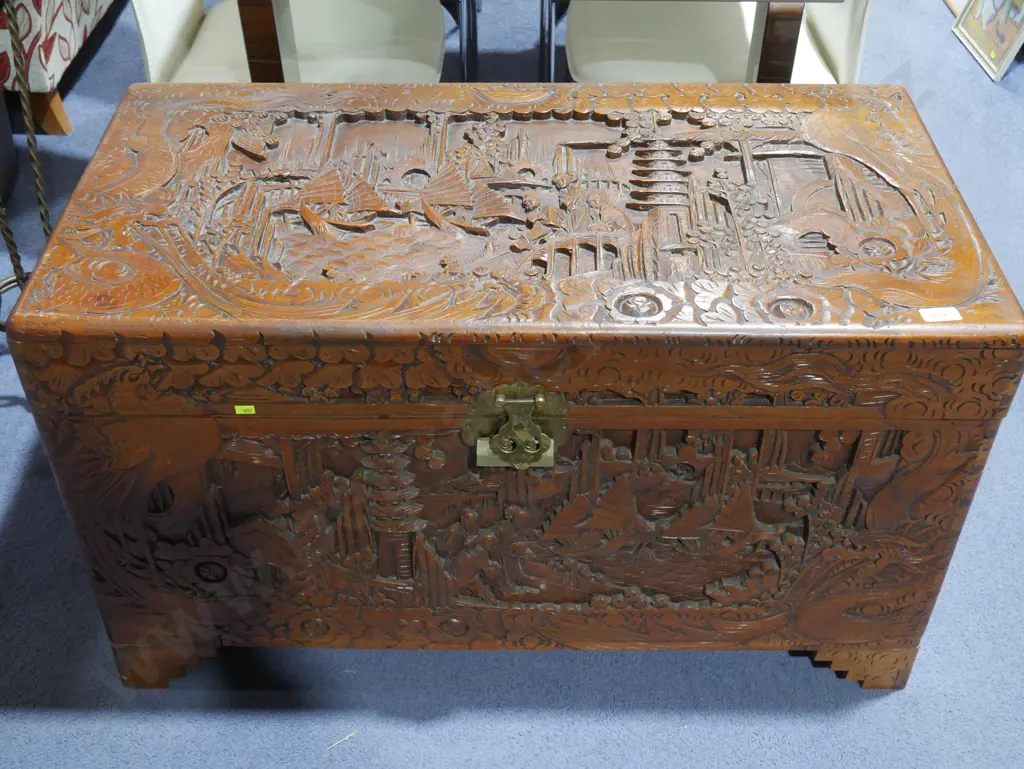 Camphor chest Image 1++