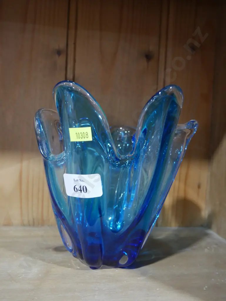 Blue glass vase Image 1++