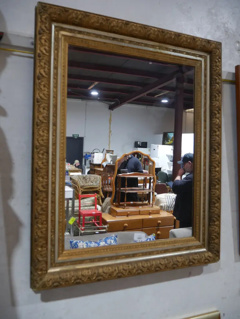 Gold framed mirror Image 1++