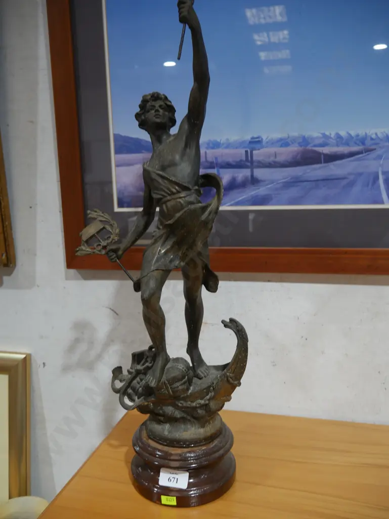 Male figurine Image 1++