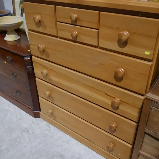 Chest of drawers