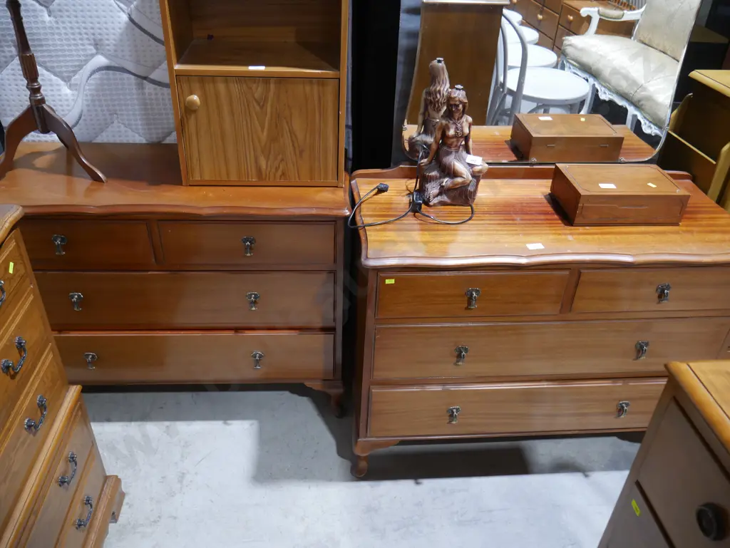 Two piece bedroom suite Image 1++