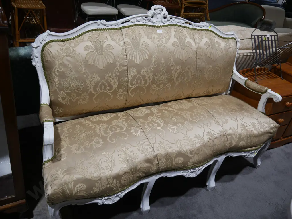 Louis 15th style sofa Image 1++