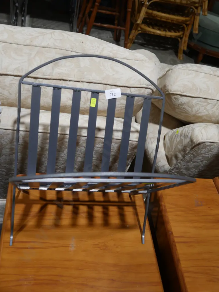 Magazine rack Image 1++