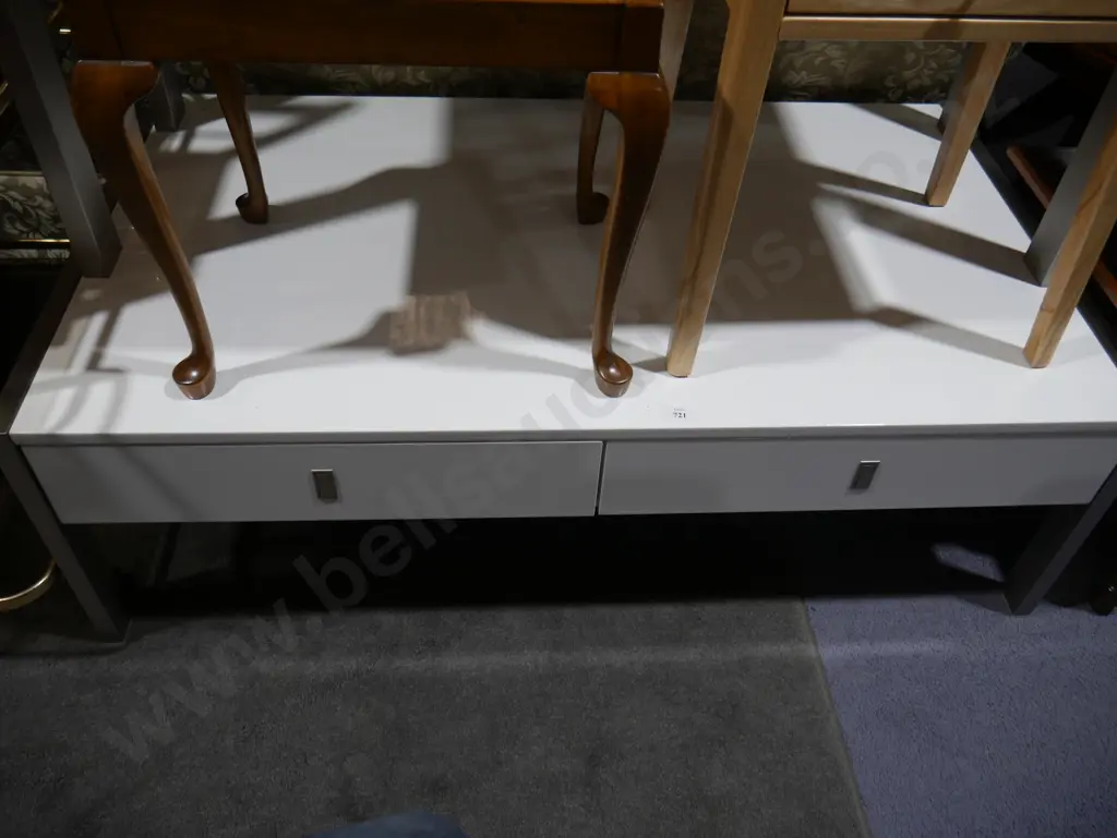 Coffee table Image 1++