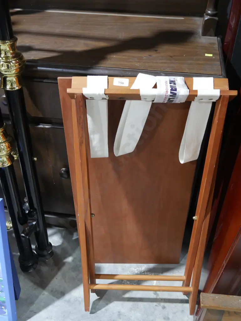 Luggage rack Image 1++