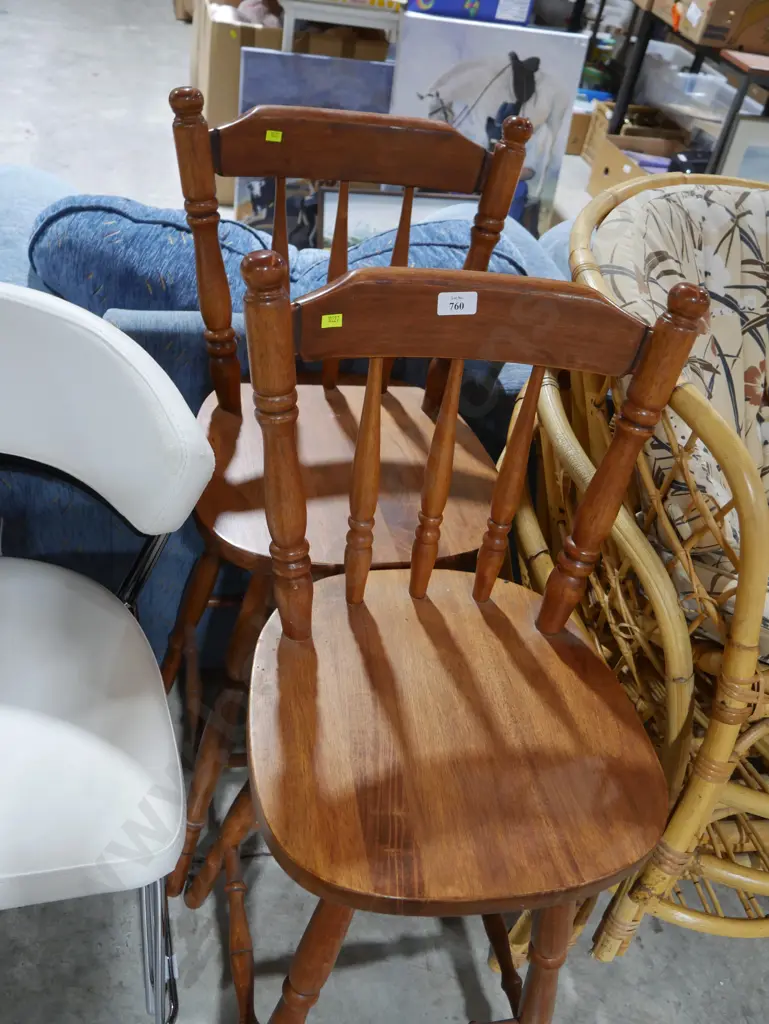 2 barstools Image 1++