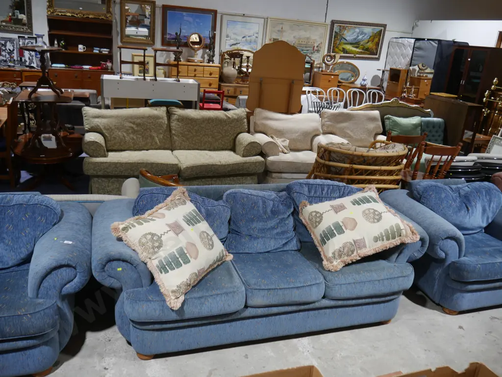 3 piece lounge suite Image 1++