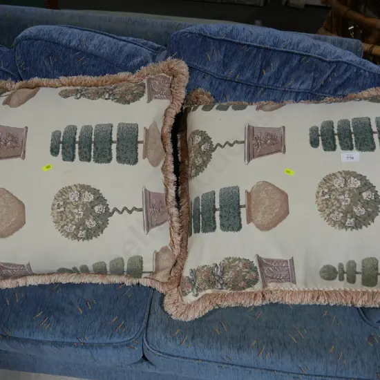 2 cushions