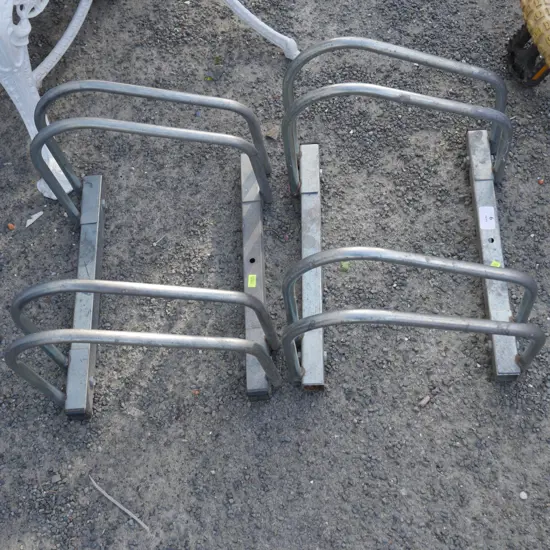 2 bike stands