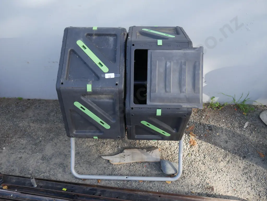 Tumbling composter Image 1++