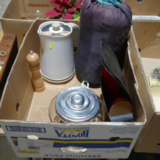 Kitchenware and sleeping bag