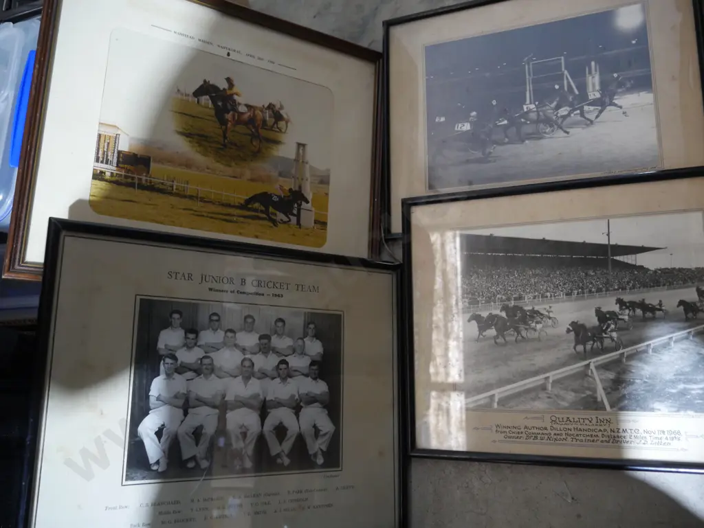 Horse racing photographs etc Image 1++
