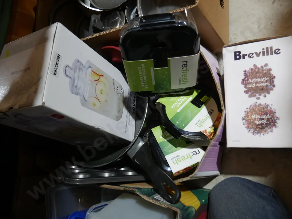 Assorted kitchenware Image 1++