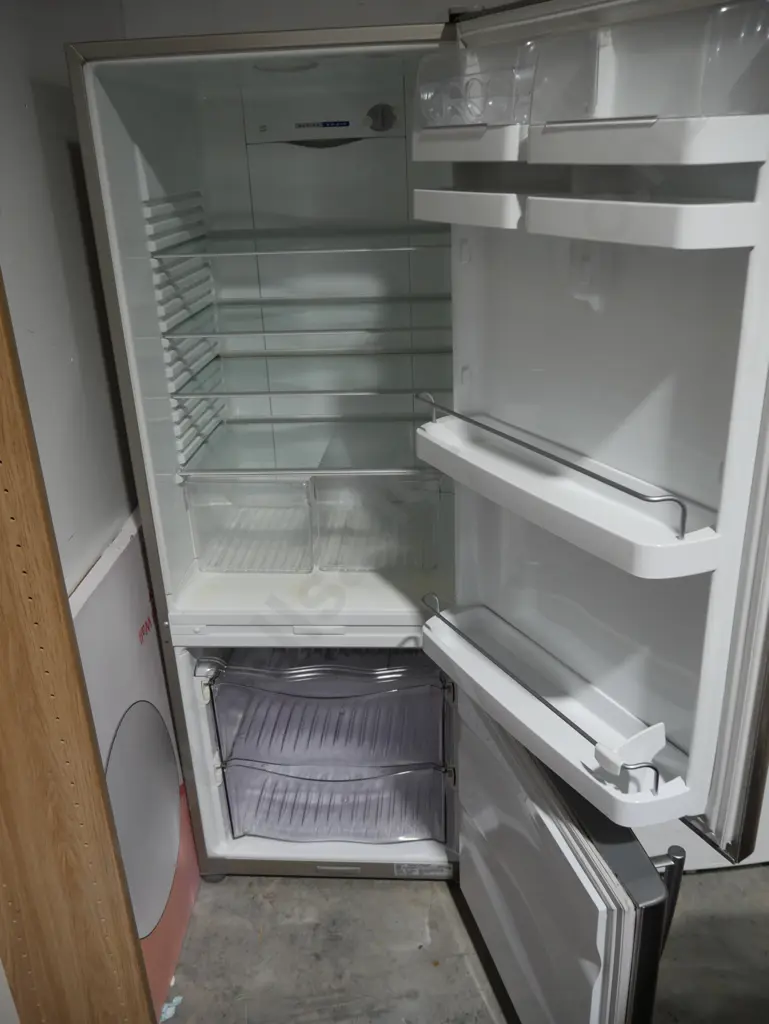 Fisher & Paykel stainless steel fridge freezer Image 1++