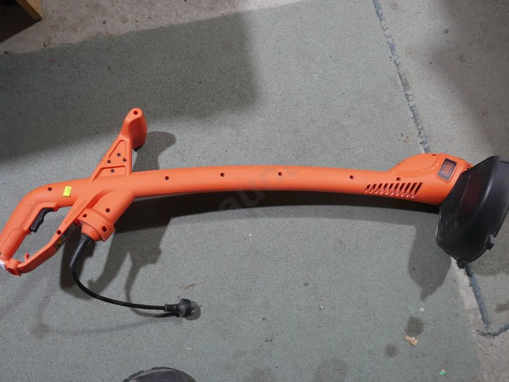 Black and Decker line trimmer Image 1++