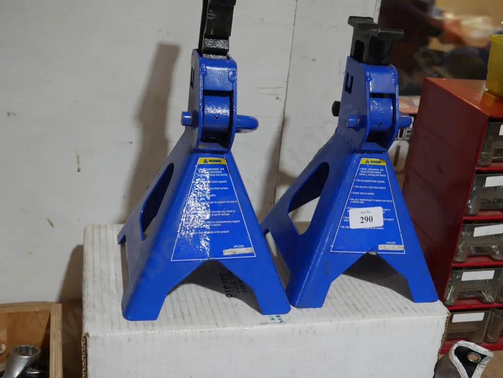 Pair of axle stands Image 1++