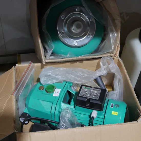 Centrifugal well pump with Venturi kit and pressure tank