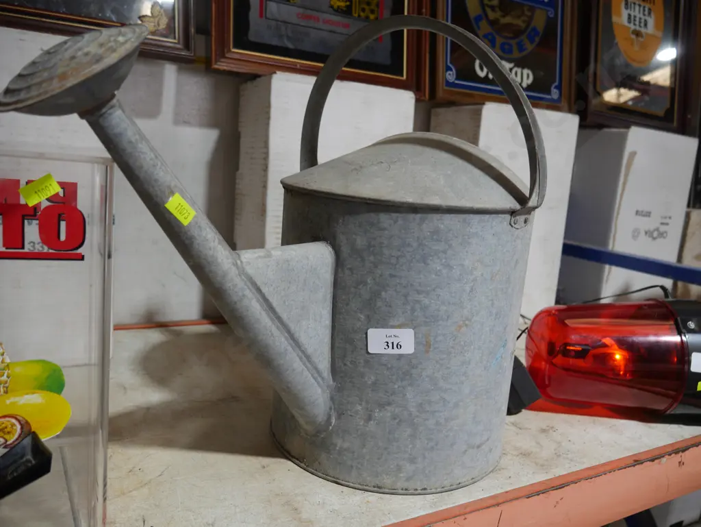 Watering can Image 1++