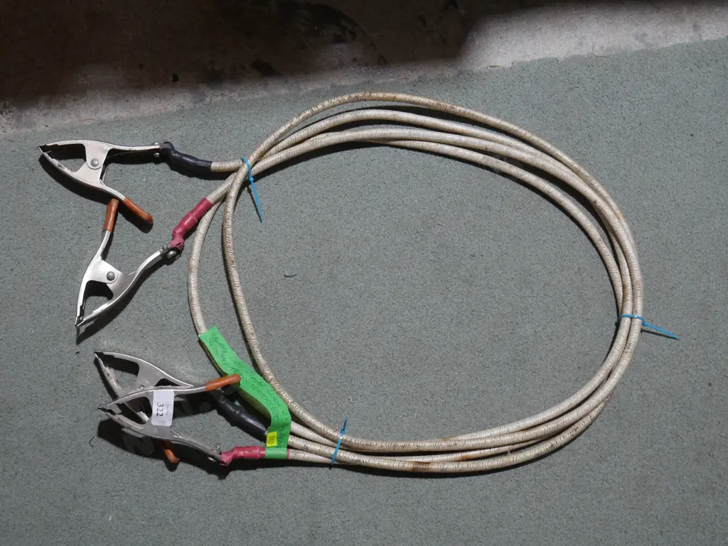 Heavy duty jumper leads Image 1++