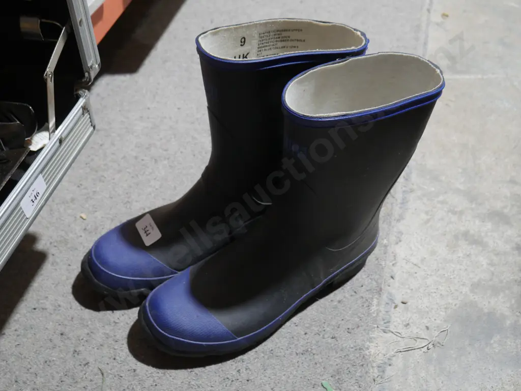 Blue collar gumboots UK size 9 Image 1++