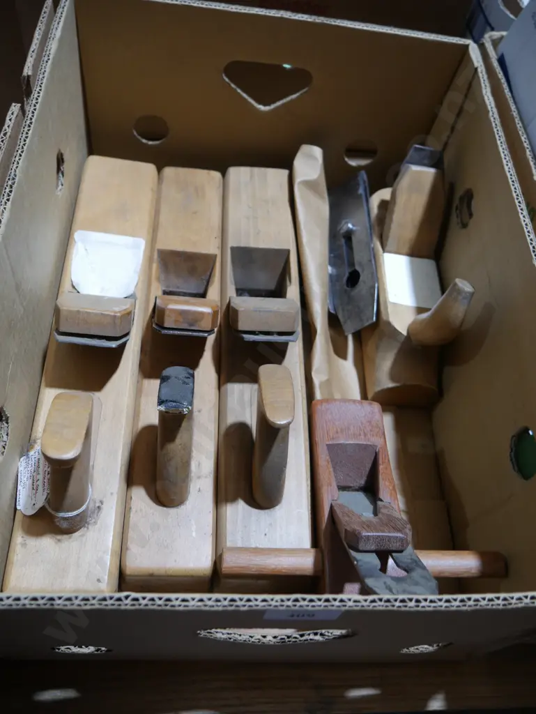 Assorted wood planes Image 1++