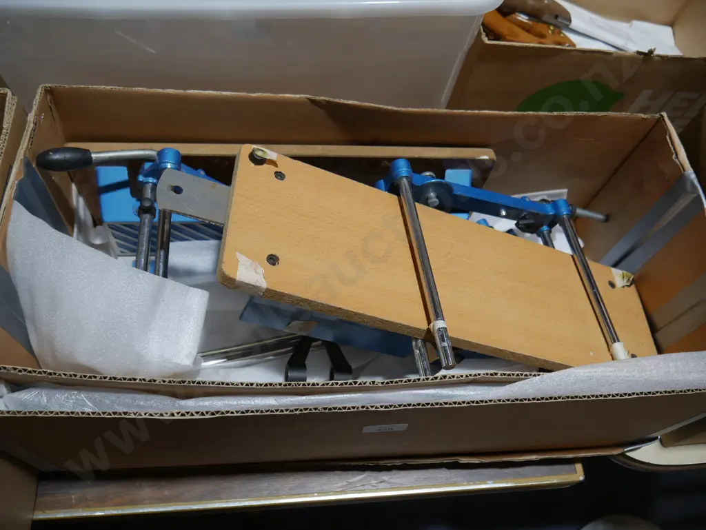 Mitre saw boxes Image 1++