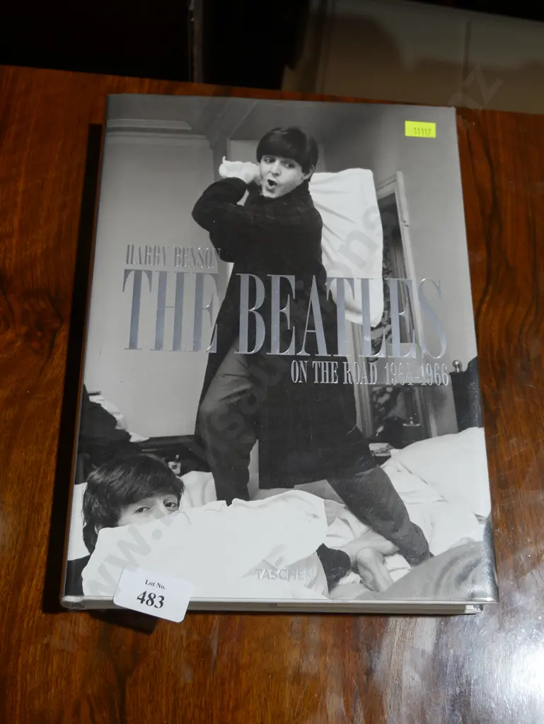 The Beatles on the road 1964 1966 book Image 1++