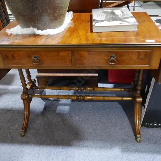 Drop side occasional table