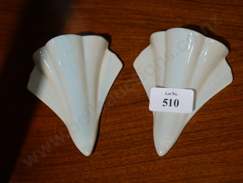 2 x Crown Lynn wall pocket no. 464 Image 1++