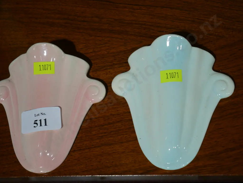 2 x Crown Lynn wall pocket no. 465 Image 1++