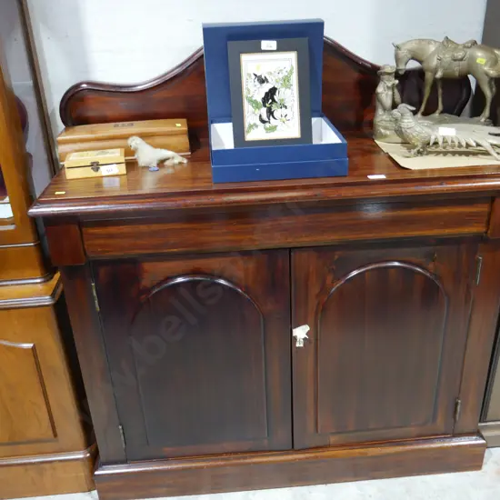 Chiffonier side board