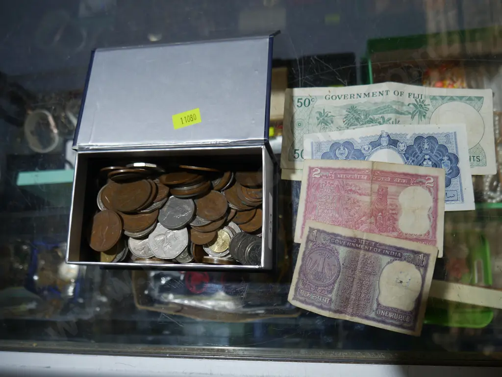 Old coins and banknotes Image 1++