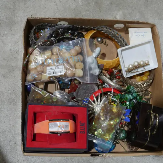 Costume jewellery, watch etc