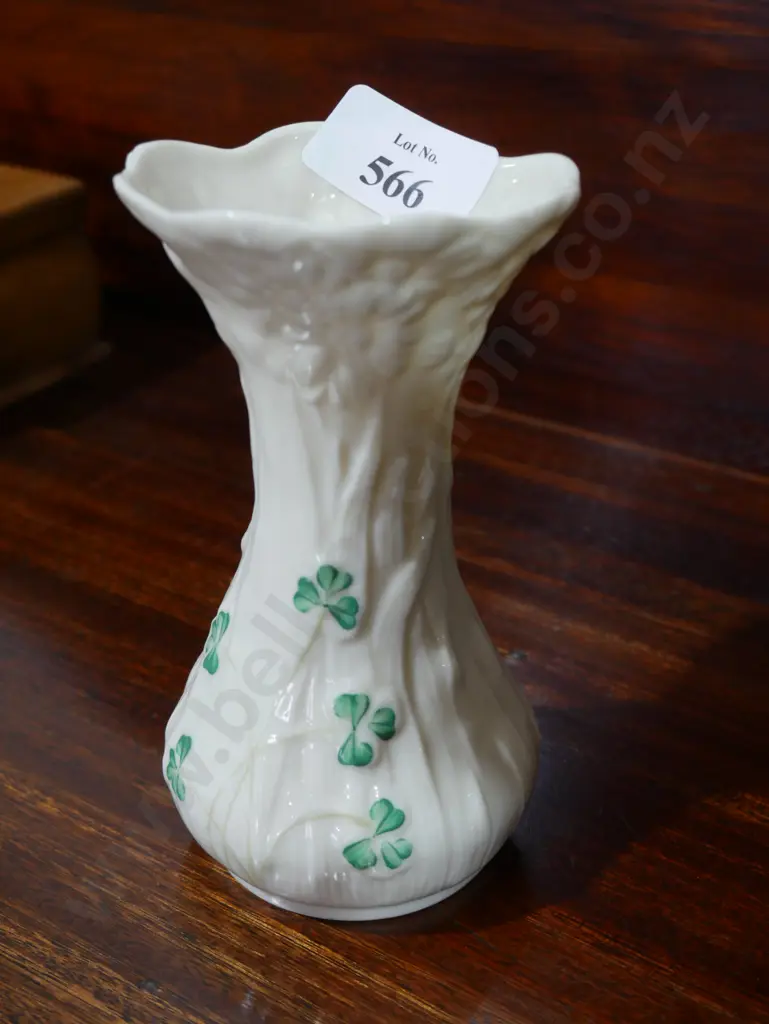 Belleek vase Image 1++