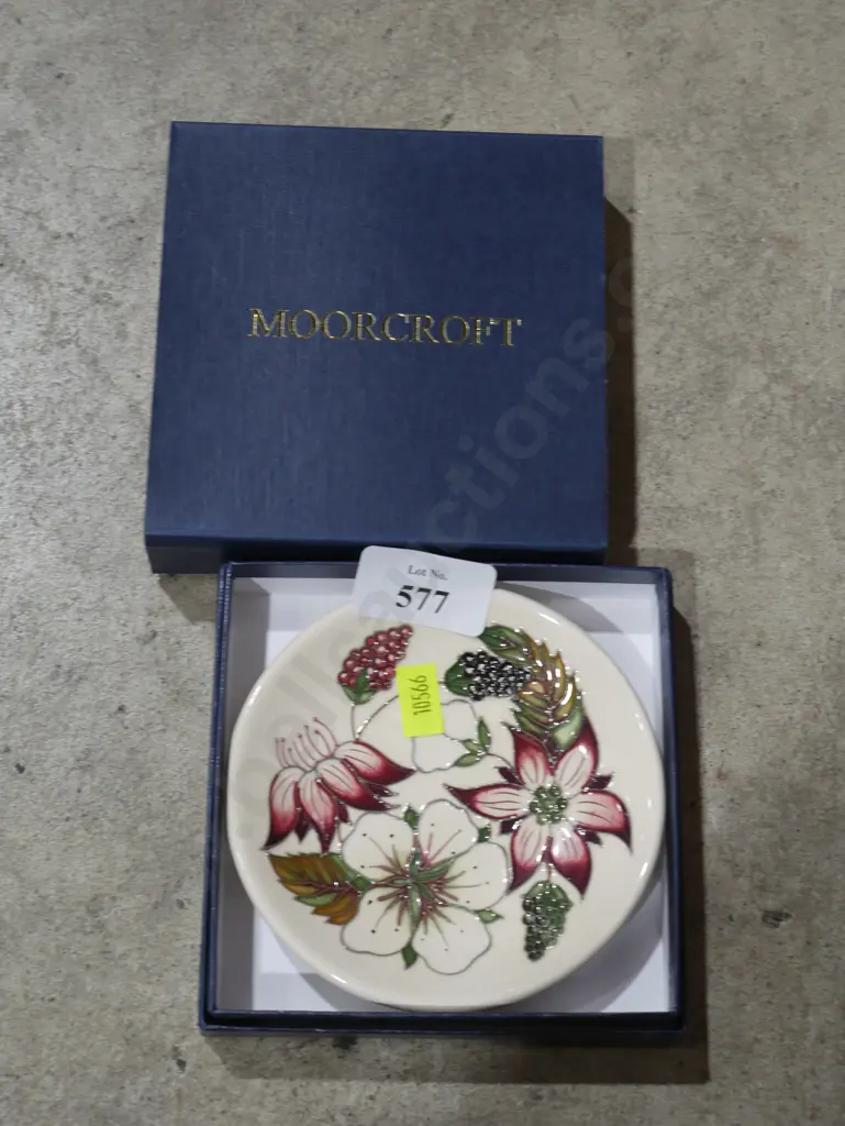 Moorcroft boxed dish Image 1++