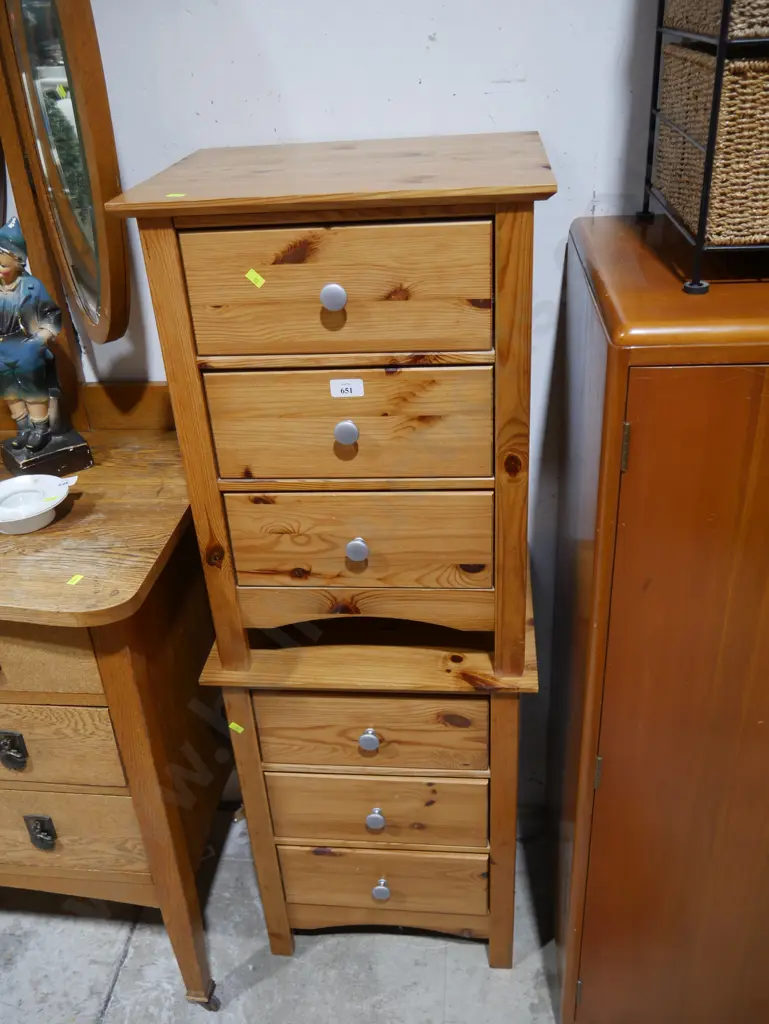 Pair of bedside drawers Image 1++