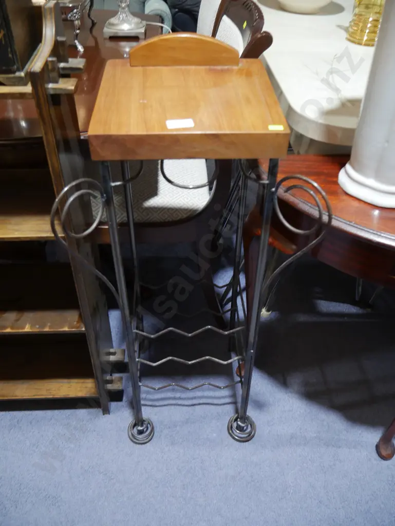 Wine table Image 1++